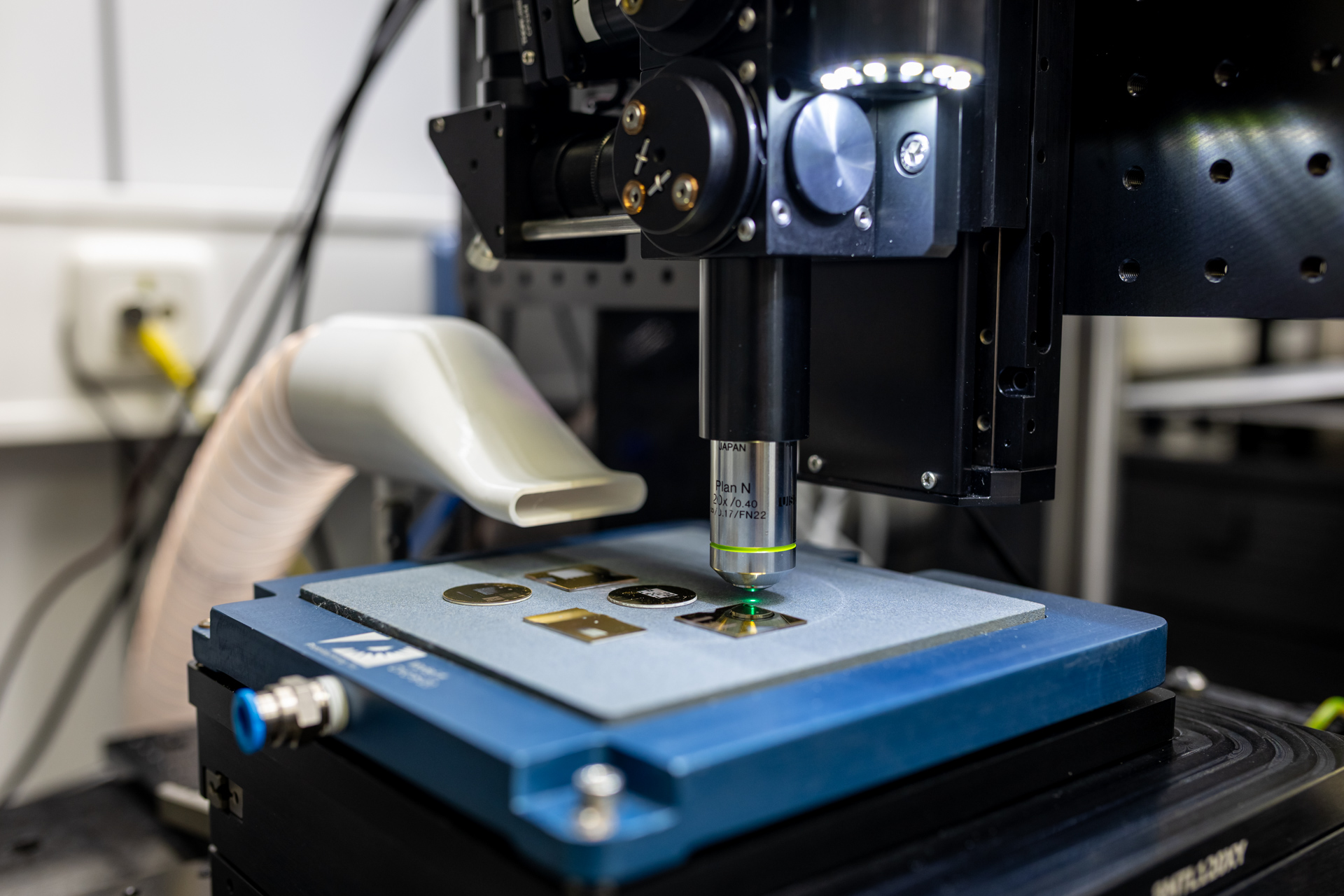 Micromachining station close-up view